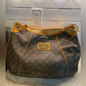 Louis Vuitton Galliera Handbag GM